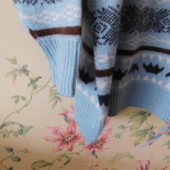 🌲🦌 Oversized Cozy Mountain Turtleneck Blue Sweater - Picture 3 of 7